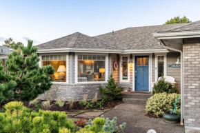 Truly a Treasure by AvantStay Walk to Beach Patio